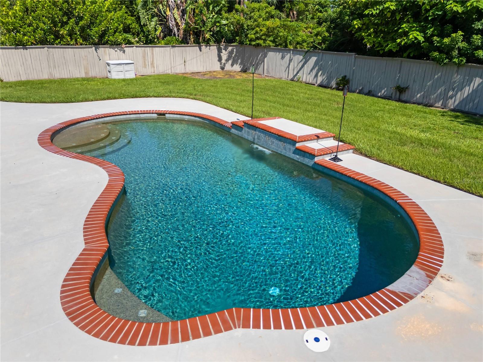 Image 55 of 72 For 915 Garden Drive
