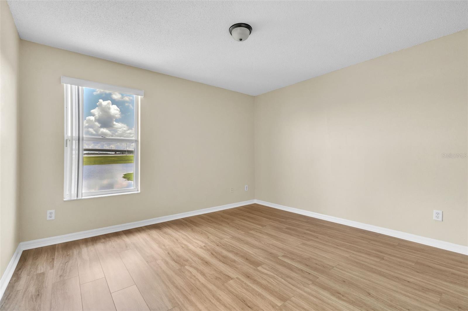 Image 20 of 24 For 12905 Los Alamitos Court