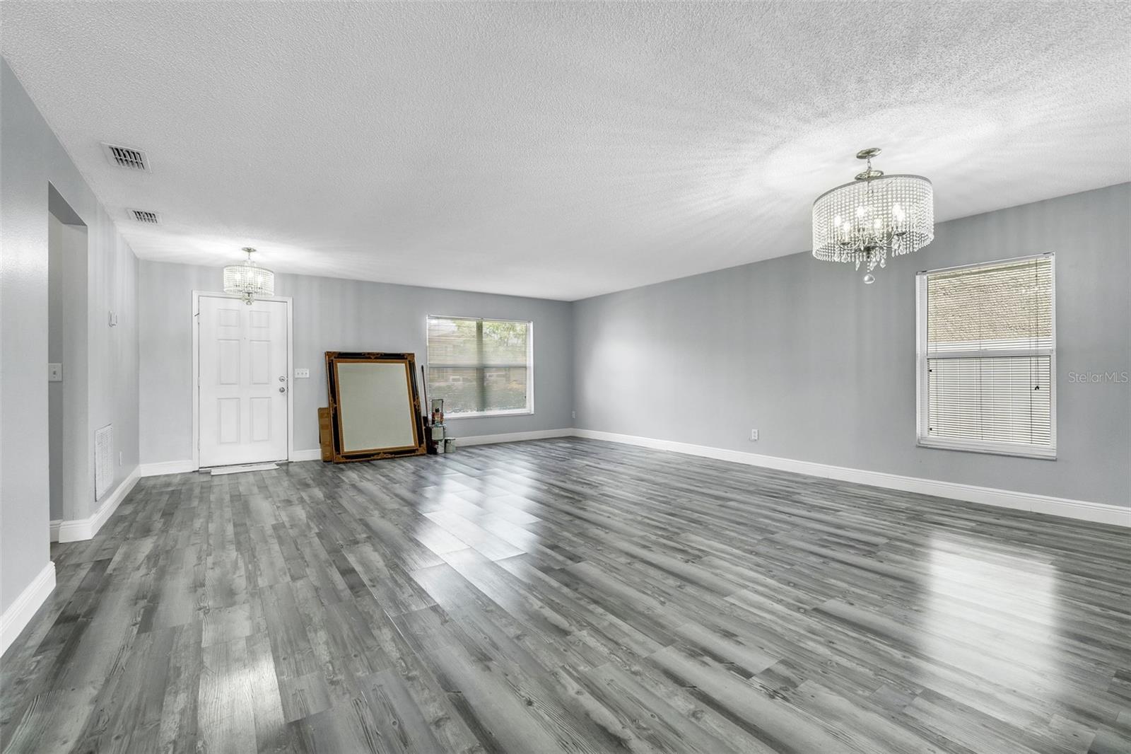 Image 4 of 24 For 12905 Los Alamitos Court
