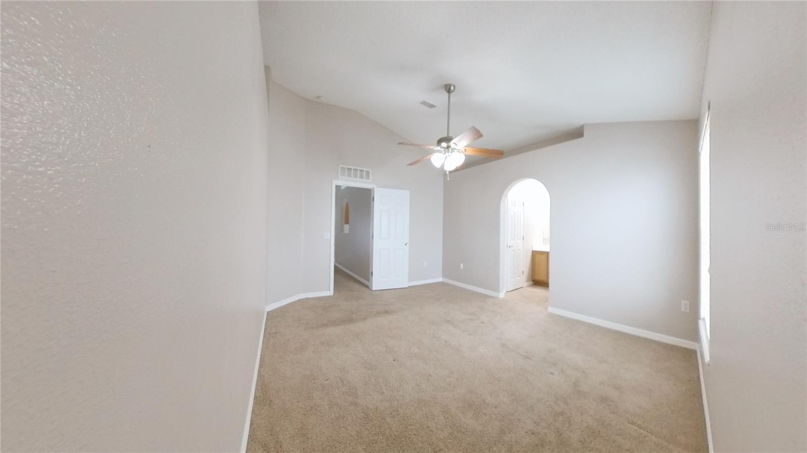 Image 4 of 19 For 2033 Whispering Trails Boulevard
