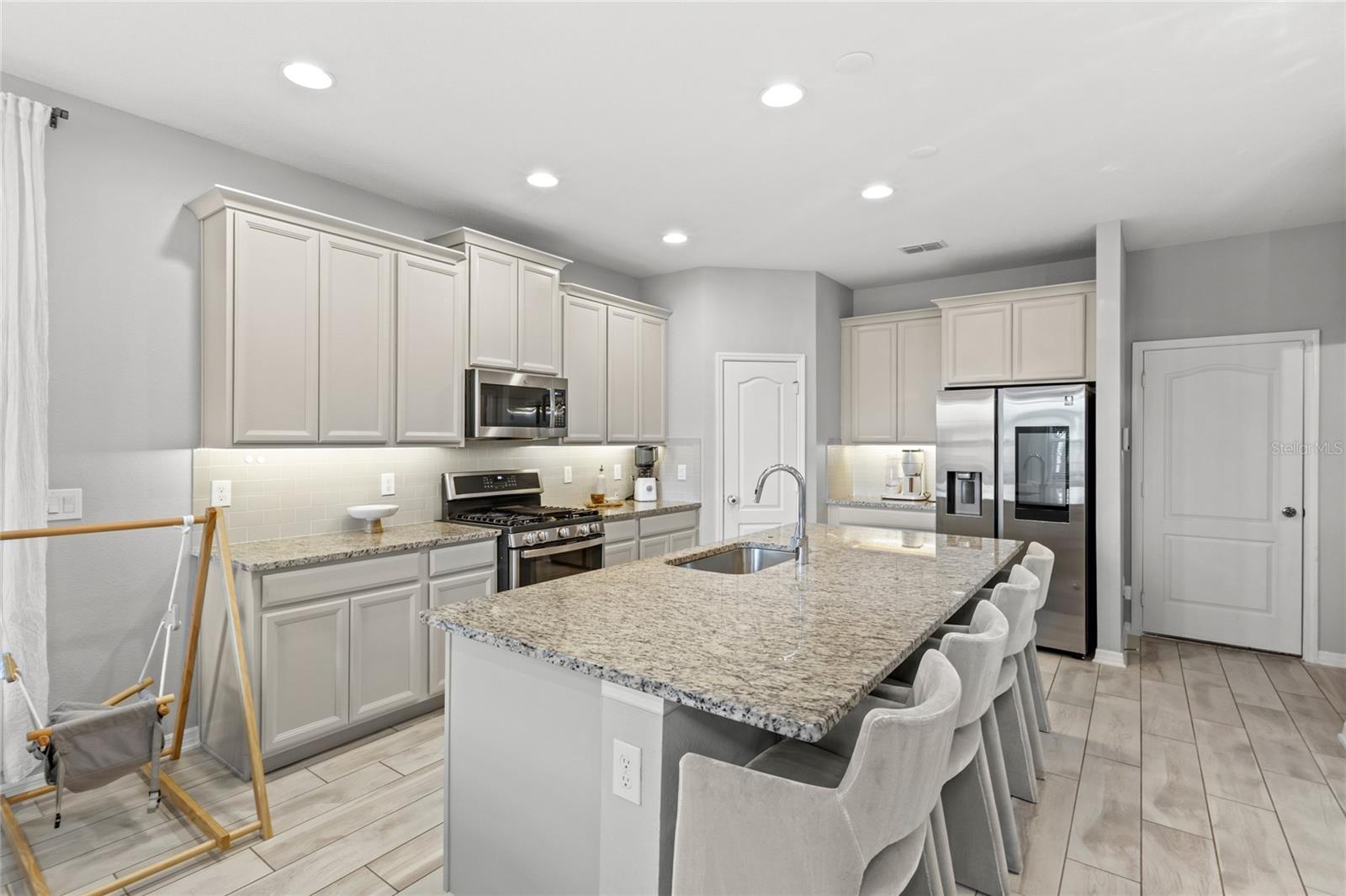 Image 8 of 53 For 17071 Wynford Lane