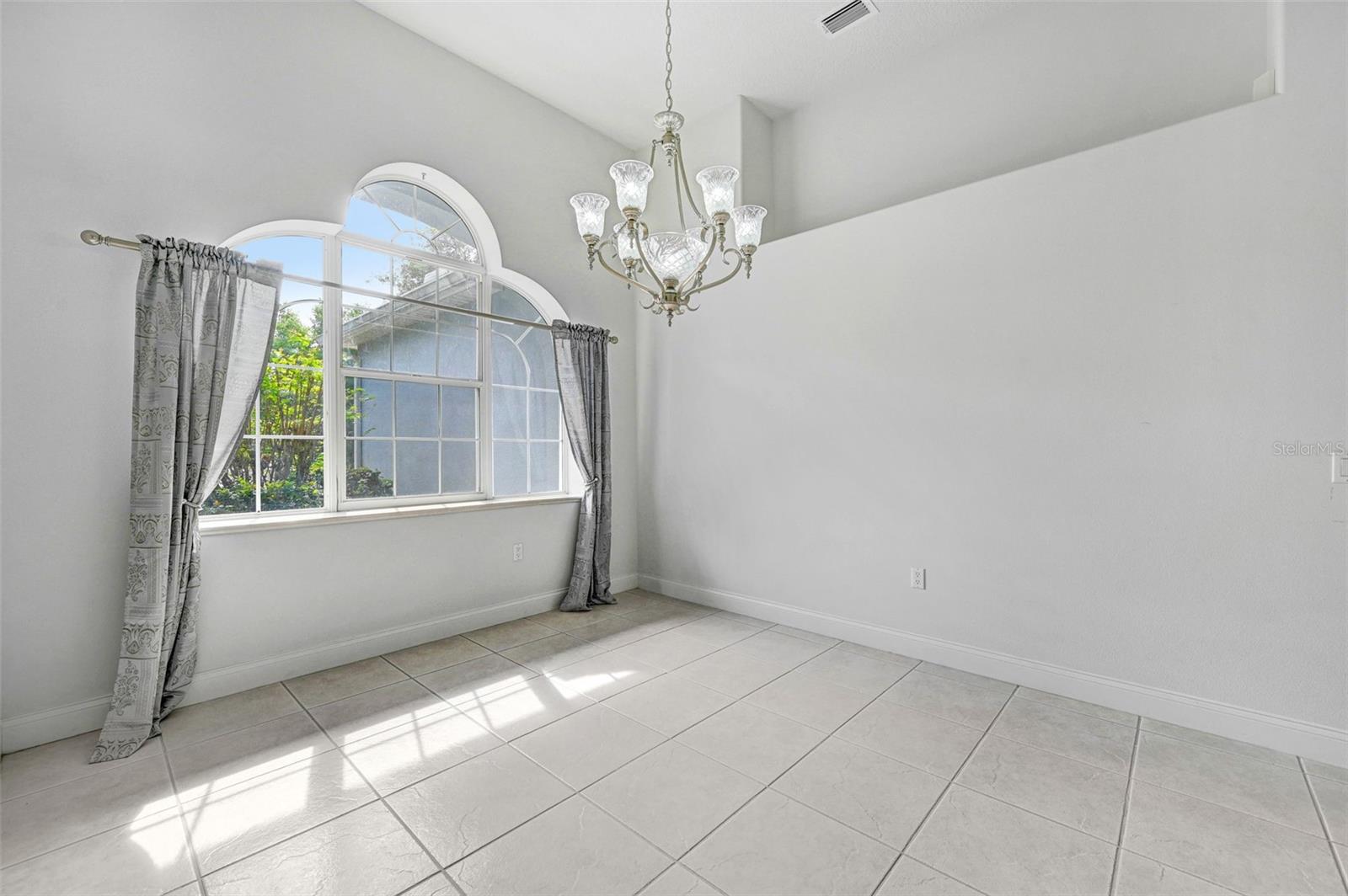 Image 12 of 89 For 5600 Barna Avenue