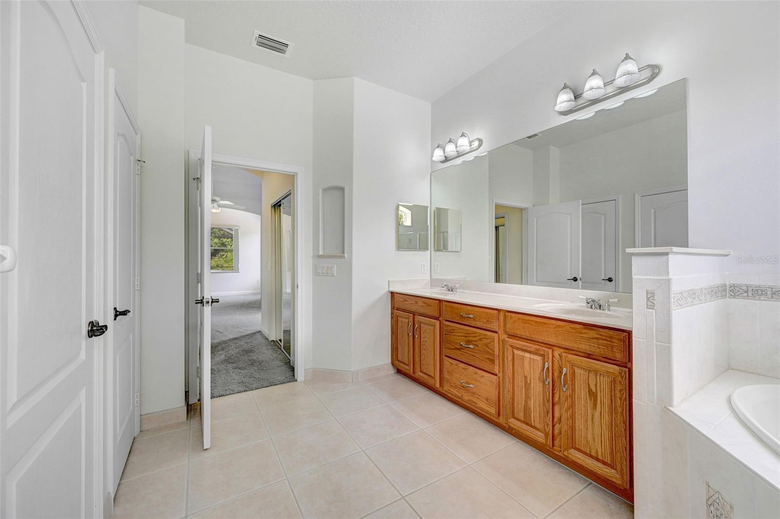Image 39 of 89 For 5600 Barna Avenue