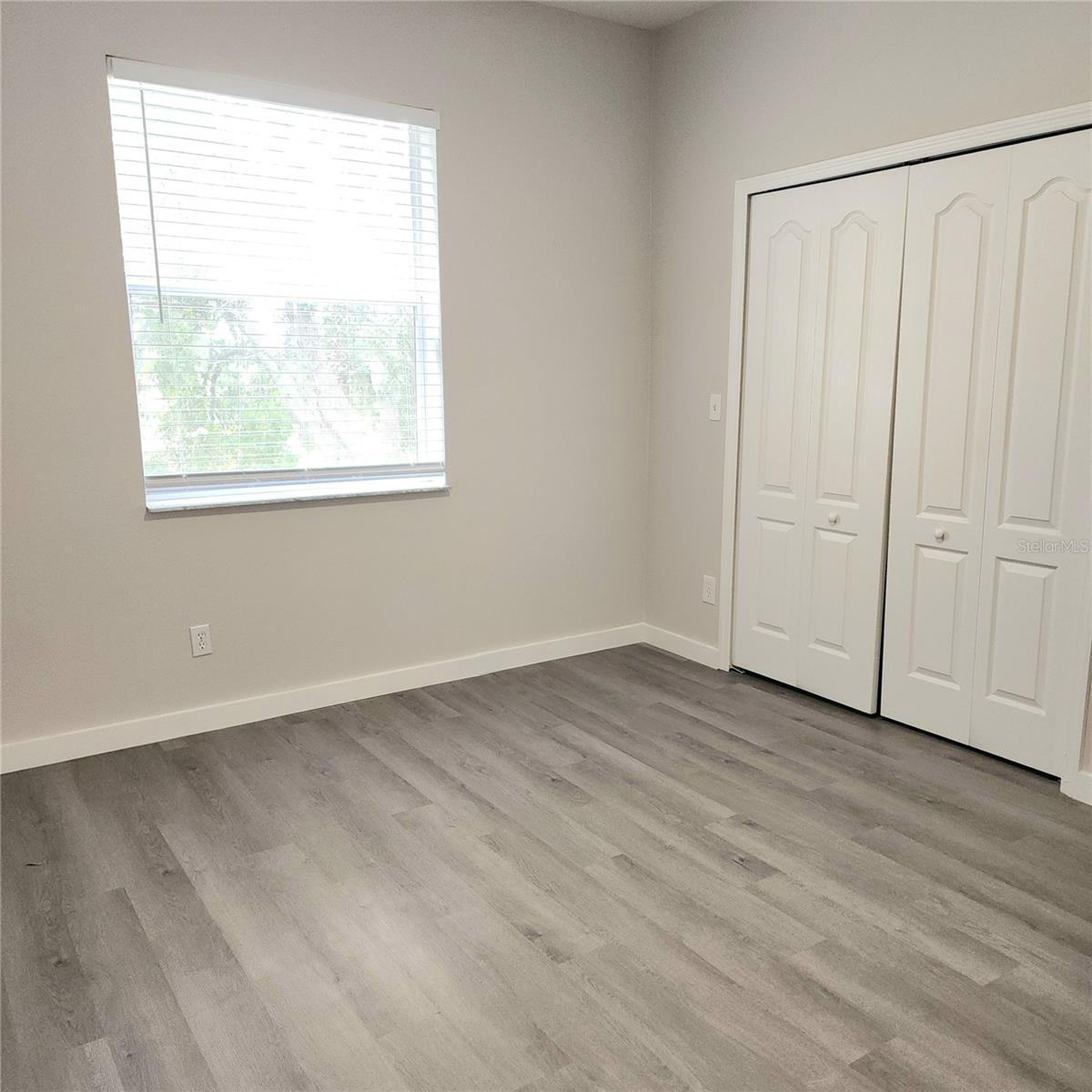 Image 20 of 29 For 10672 Savannah Wood Drive 101
