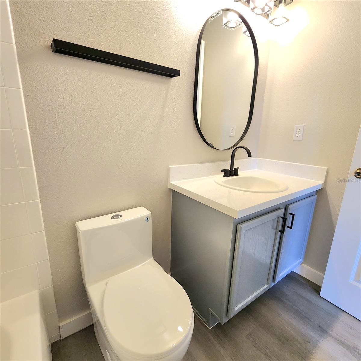 Image 27 of 29 For 10672 Savannah Wood Drive 101
