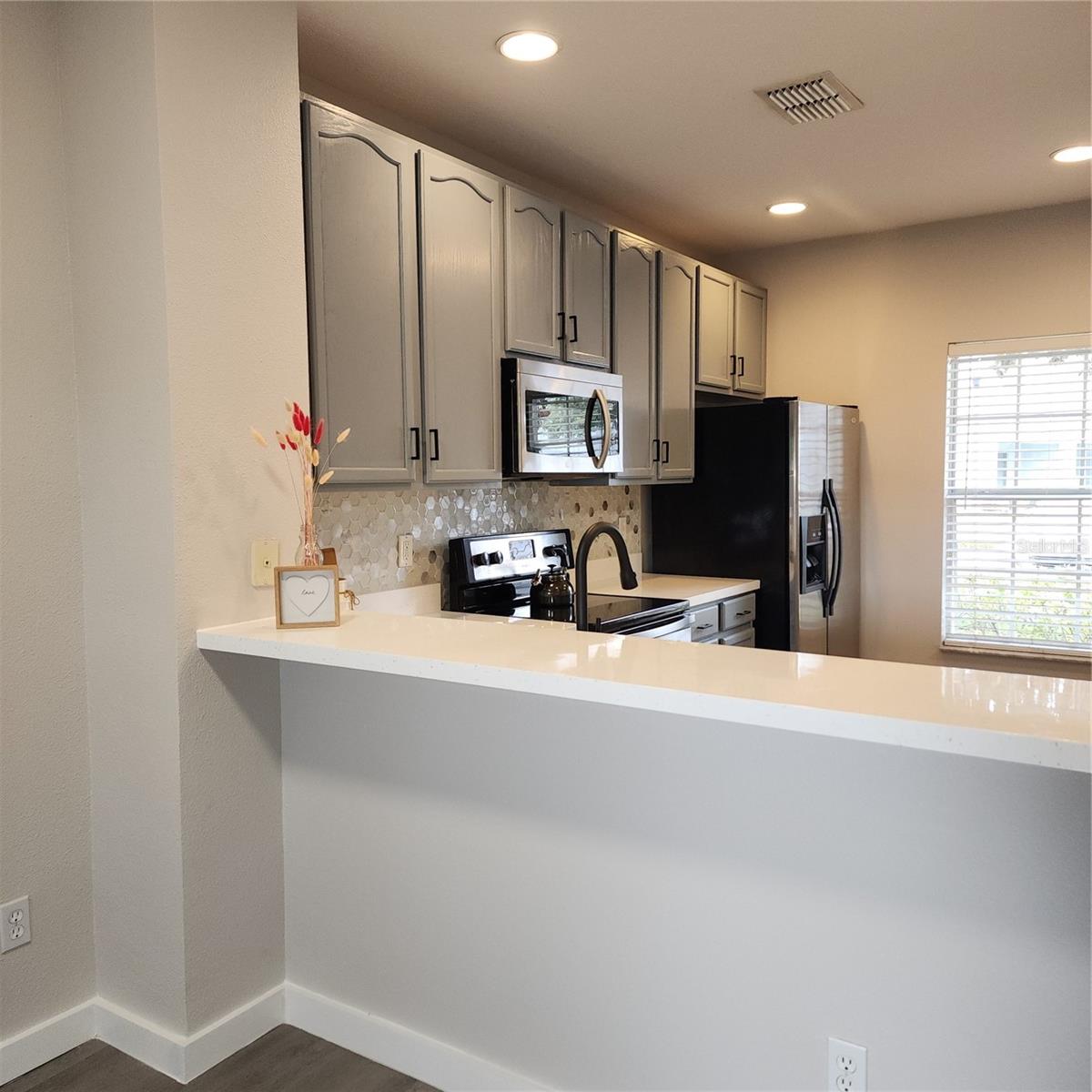 Image 9 of 29 For 10672 Savannah Wood Drive 101