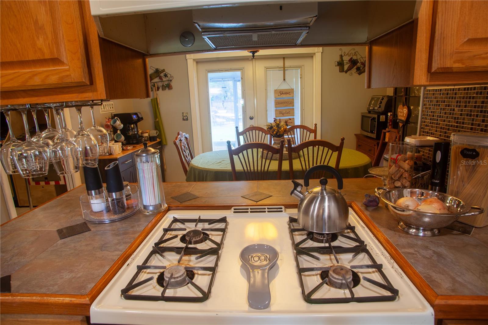 Image 10 of 27 For 1045 Camelot Way