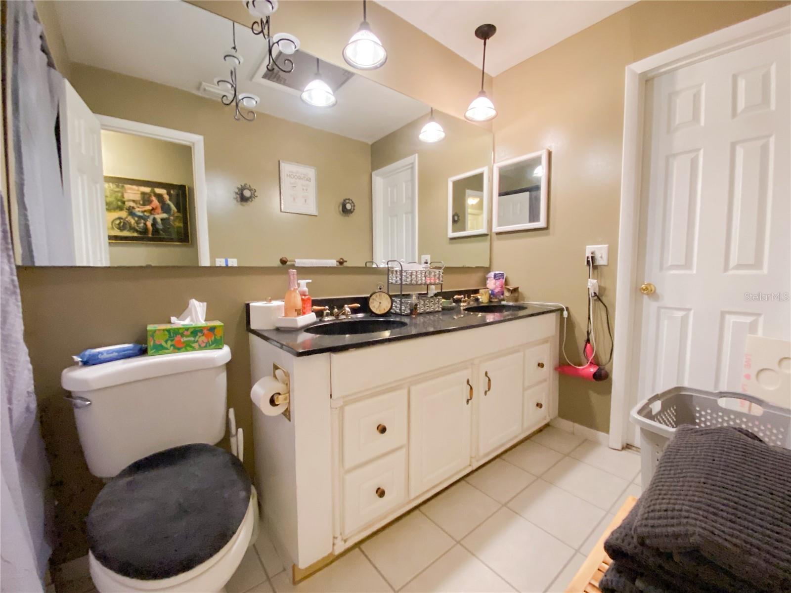 Image 16 of 27 For 1045 Camelot Way