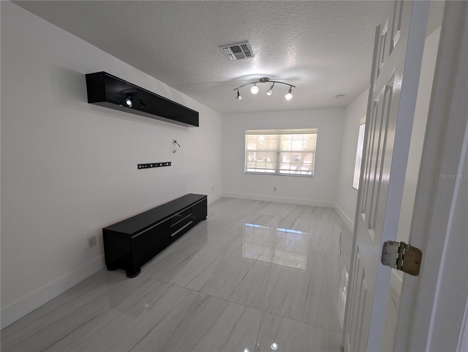 Listing photo id 17 for 5330 Tortuga Drive