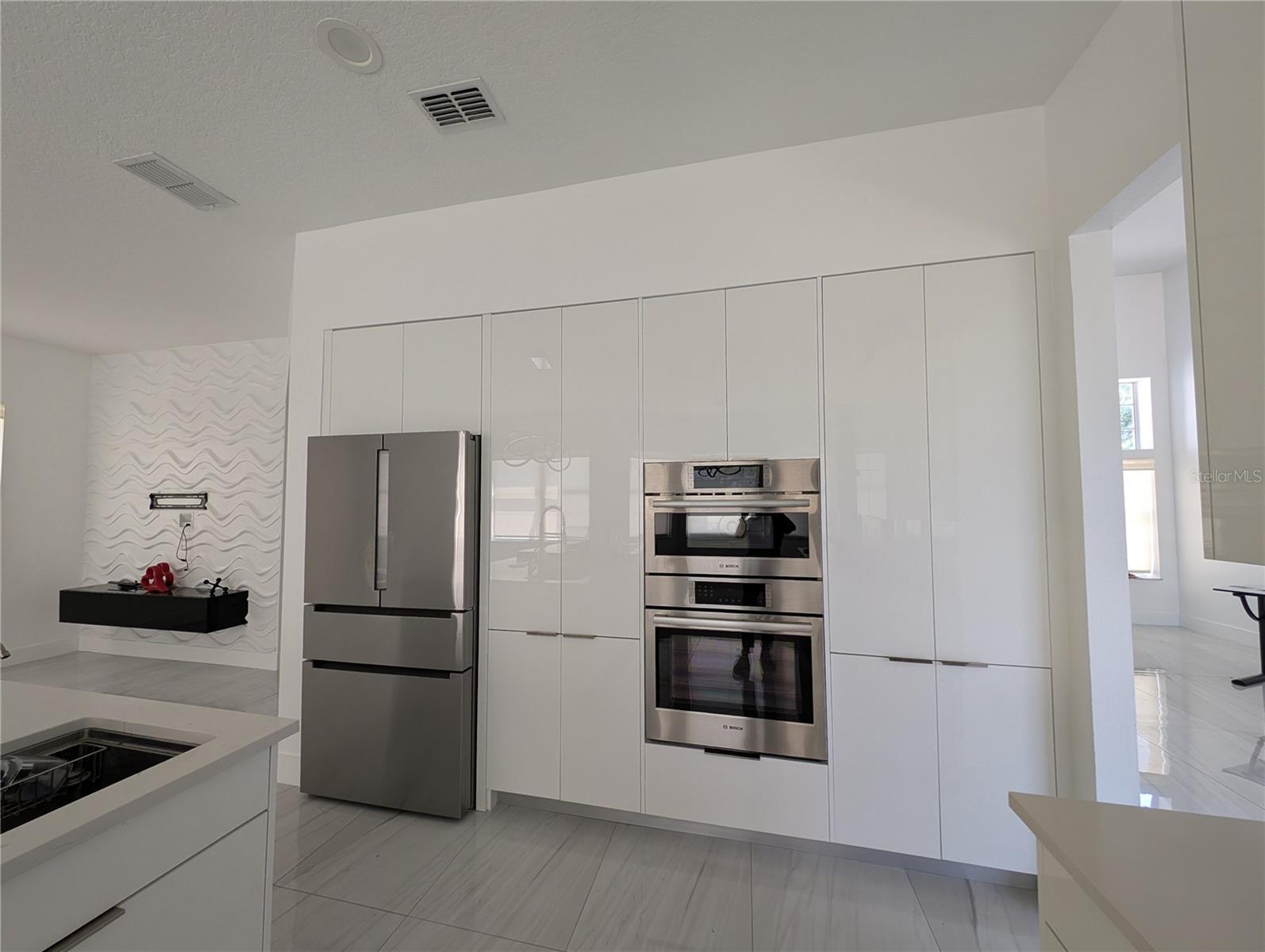 Listing photo id 3 for 5330 Tortuga Drive