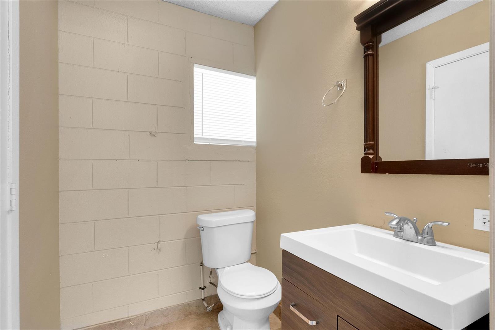 Image 12 of 17 For 433 17th Street