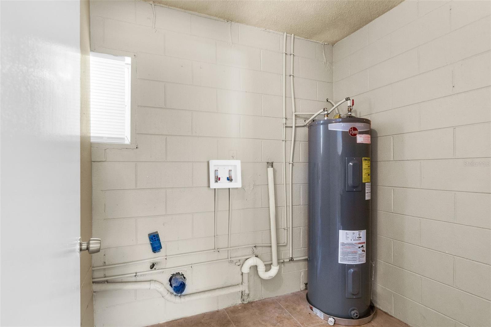 Image 15 of 17 For 433 17th Street