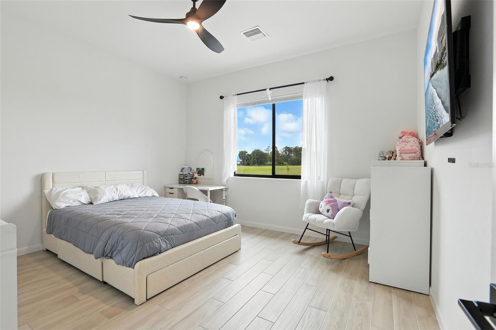 Listing photo id 13 for 4440 Shirley Shores Road