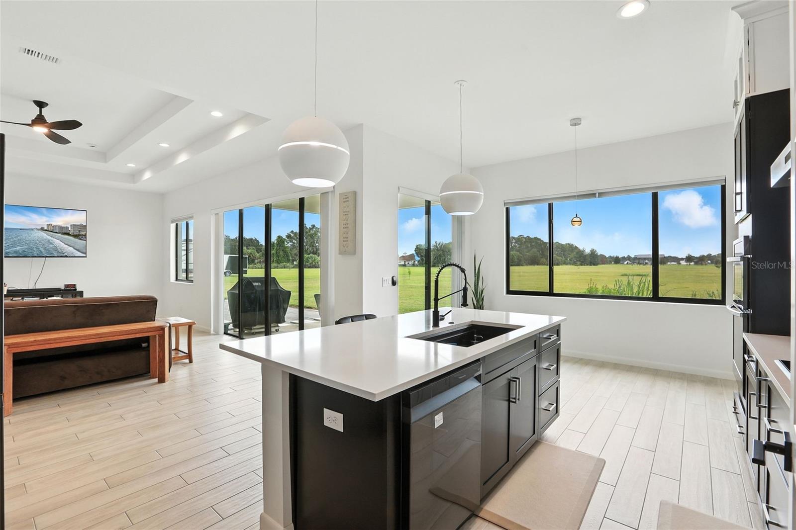 Listing photo id 7 for 4440 Shirley Shores Road