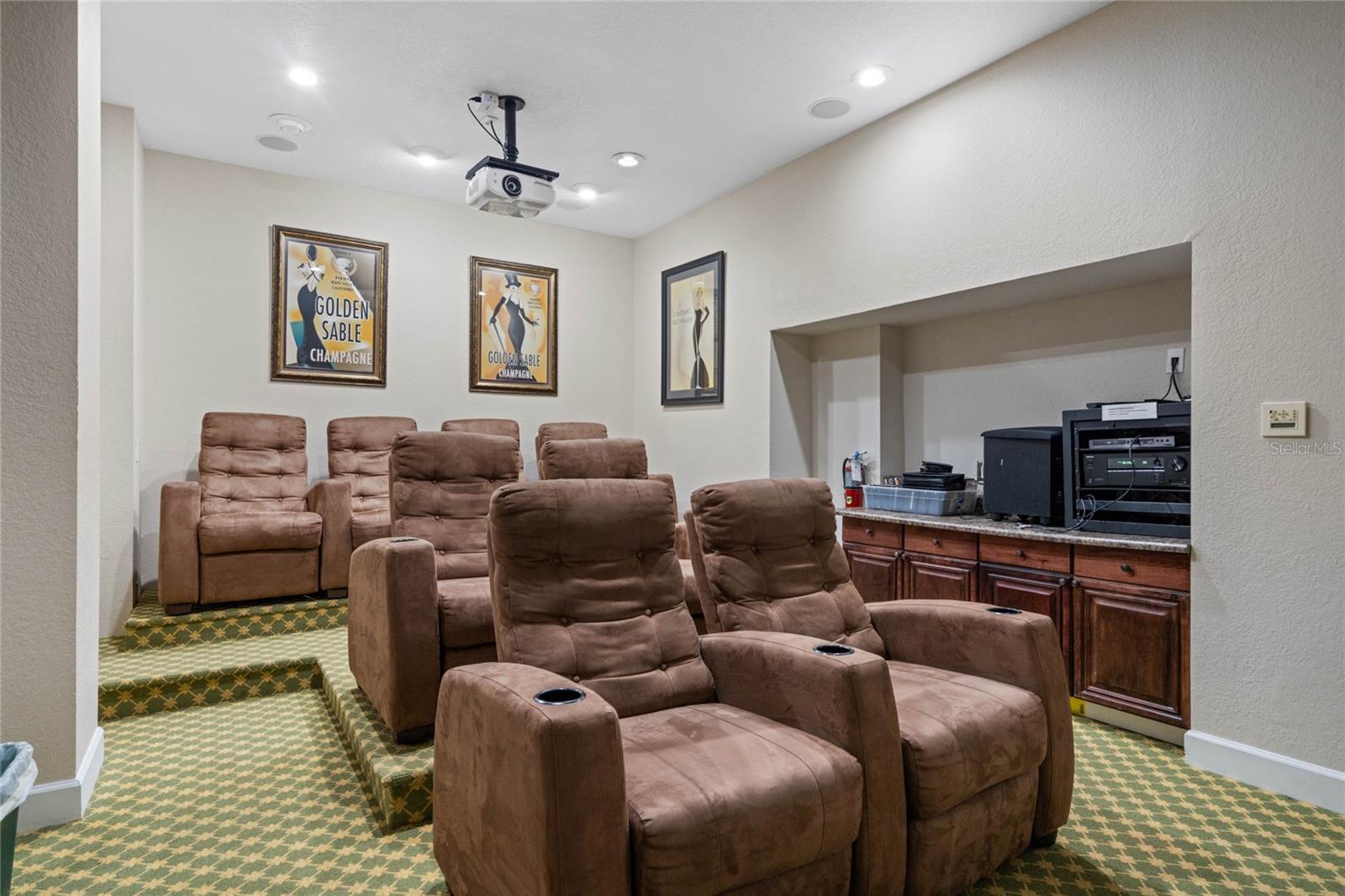 Image 21 of 39 For 11514 Westwood Boulevard 422