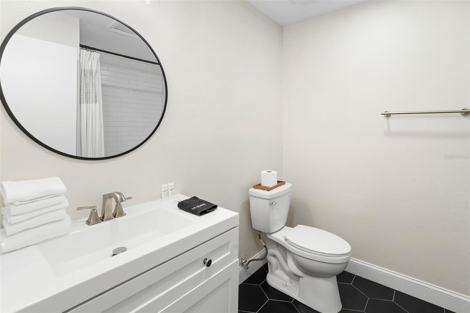 Image 33 of 37 For 4520 Lake Gem Circle