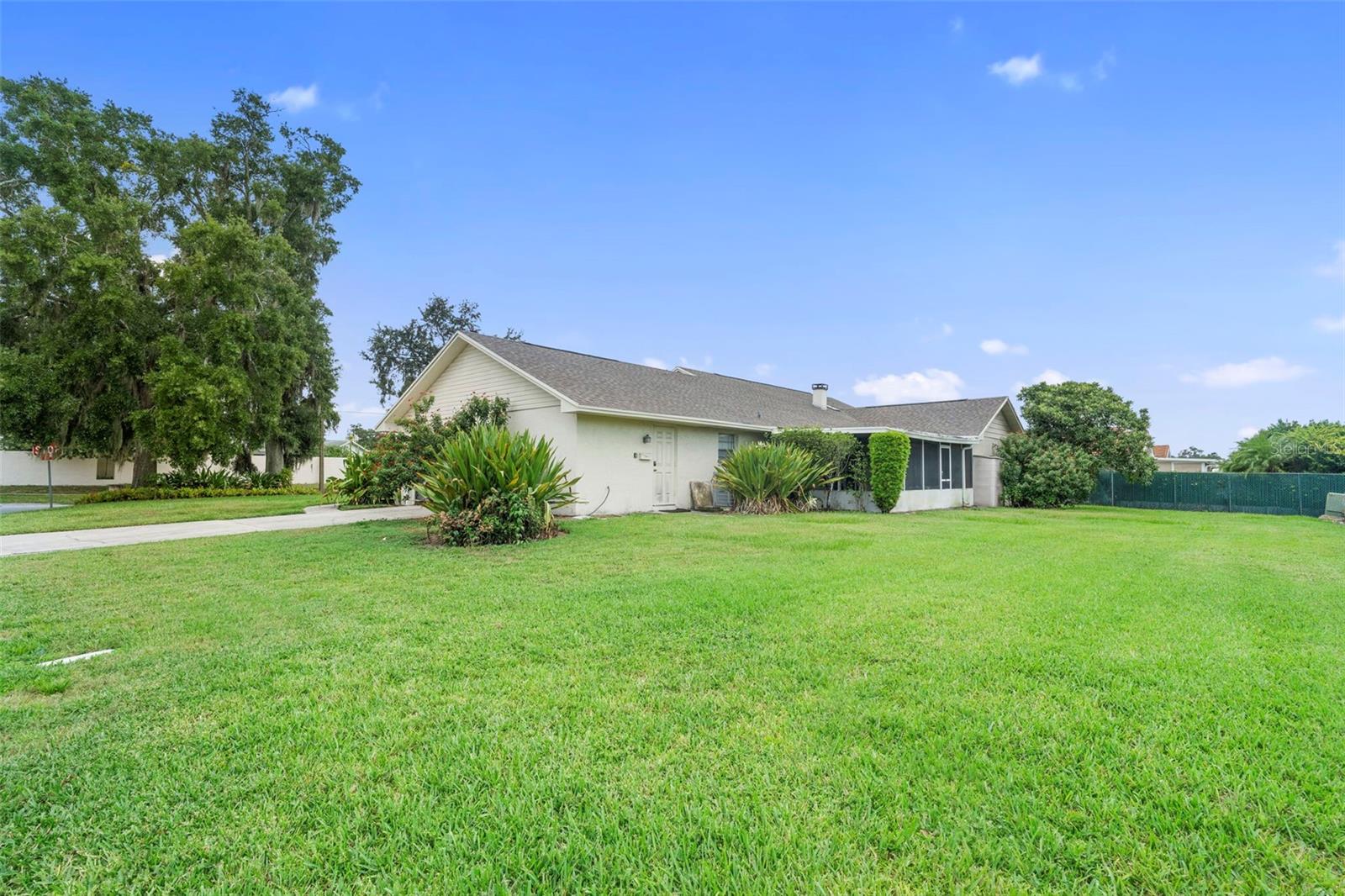 Image 4 of 37 For 4520 Lake Gem Circle