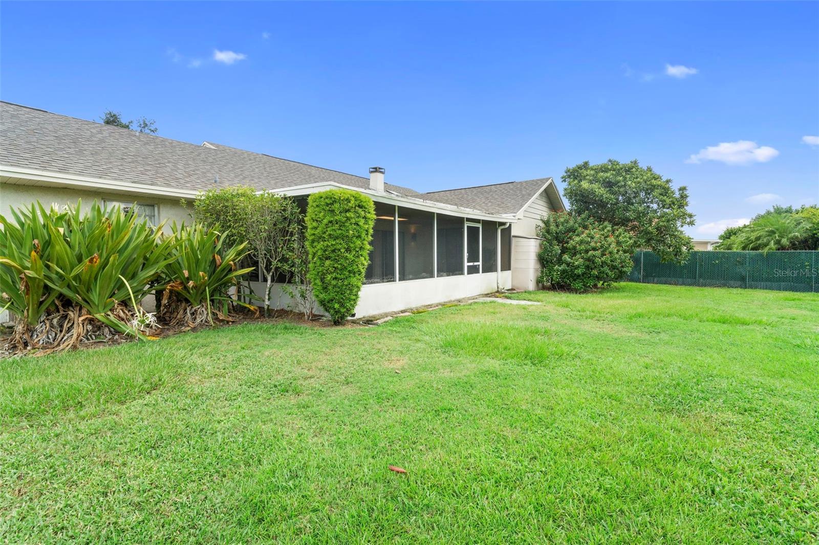 Image 8 of 37 For 4520 Lake Gem Circle
