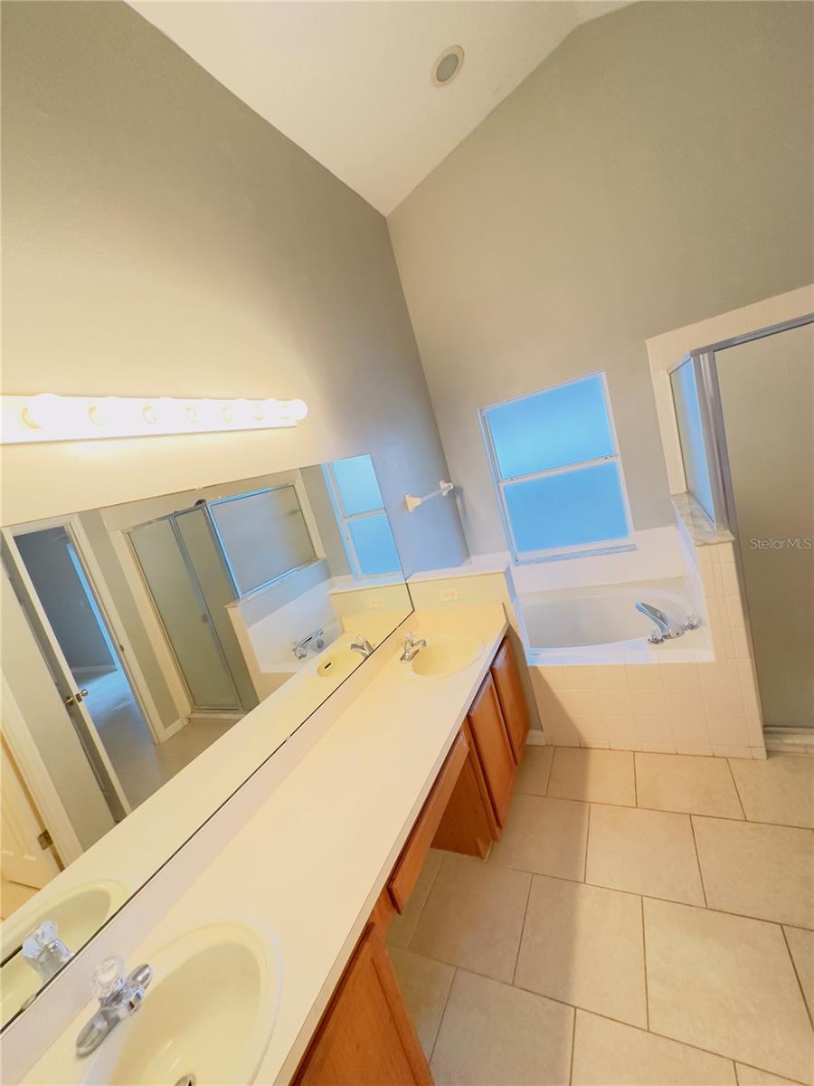 Image 12 of 21 For 1185 Singleton Circle