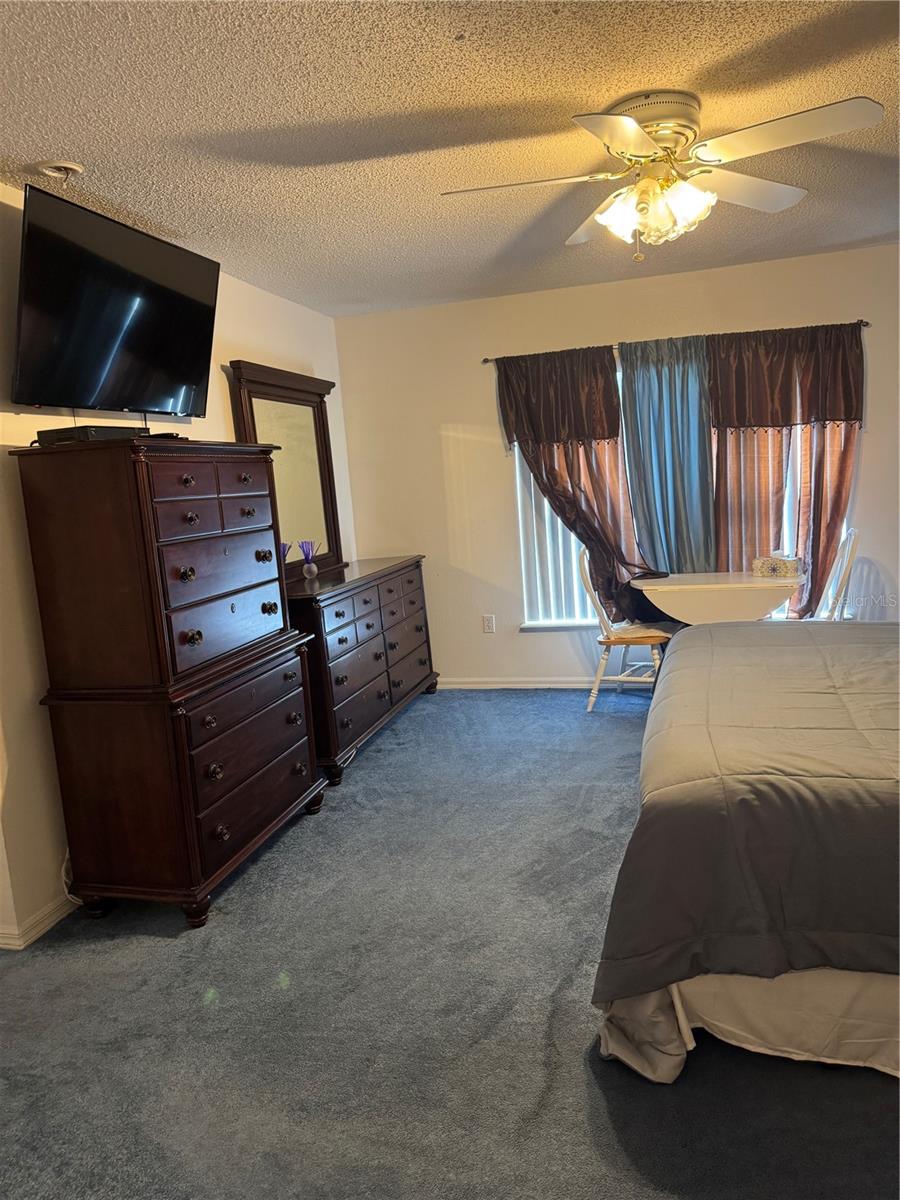 Image 11 of 40 For 305 Greenwich Court