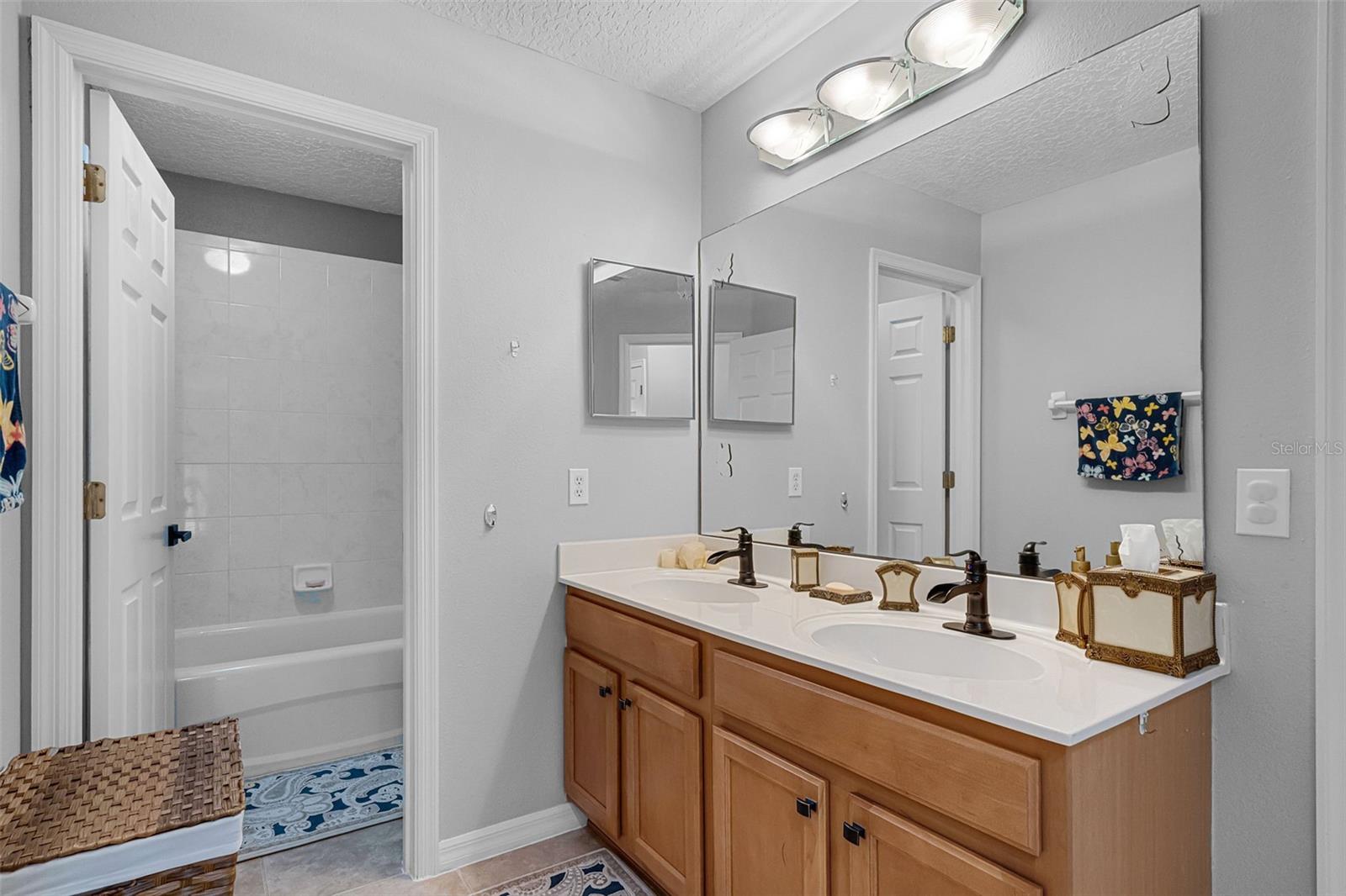 Image 40 of 67 For 2561 Corbyton Court