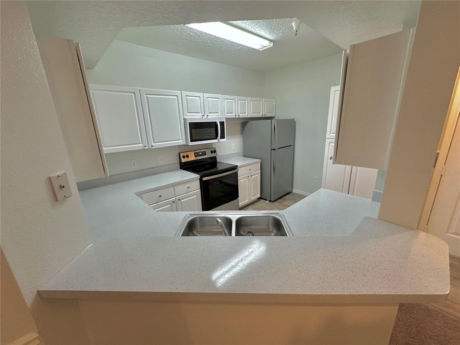 Image 14 of 24 For 5500 Metrowest Boulevard 201