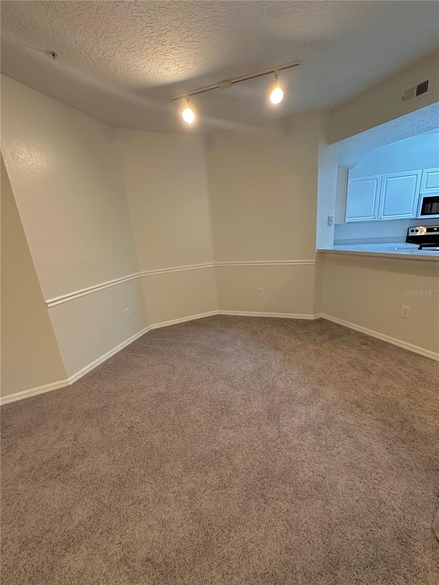 Image 16 of 24 For 5500 Metrowest Boulevard 201
