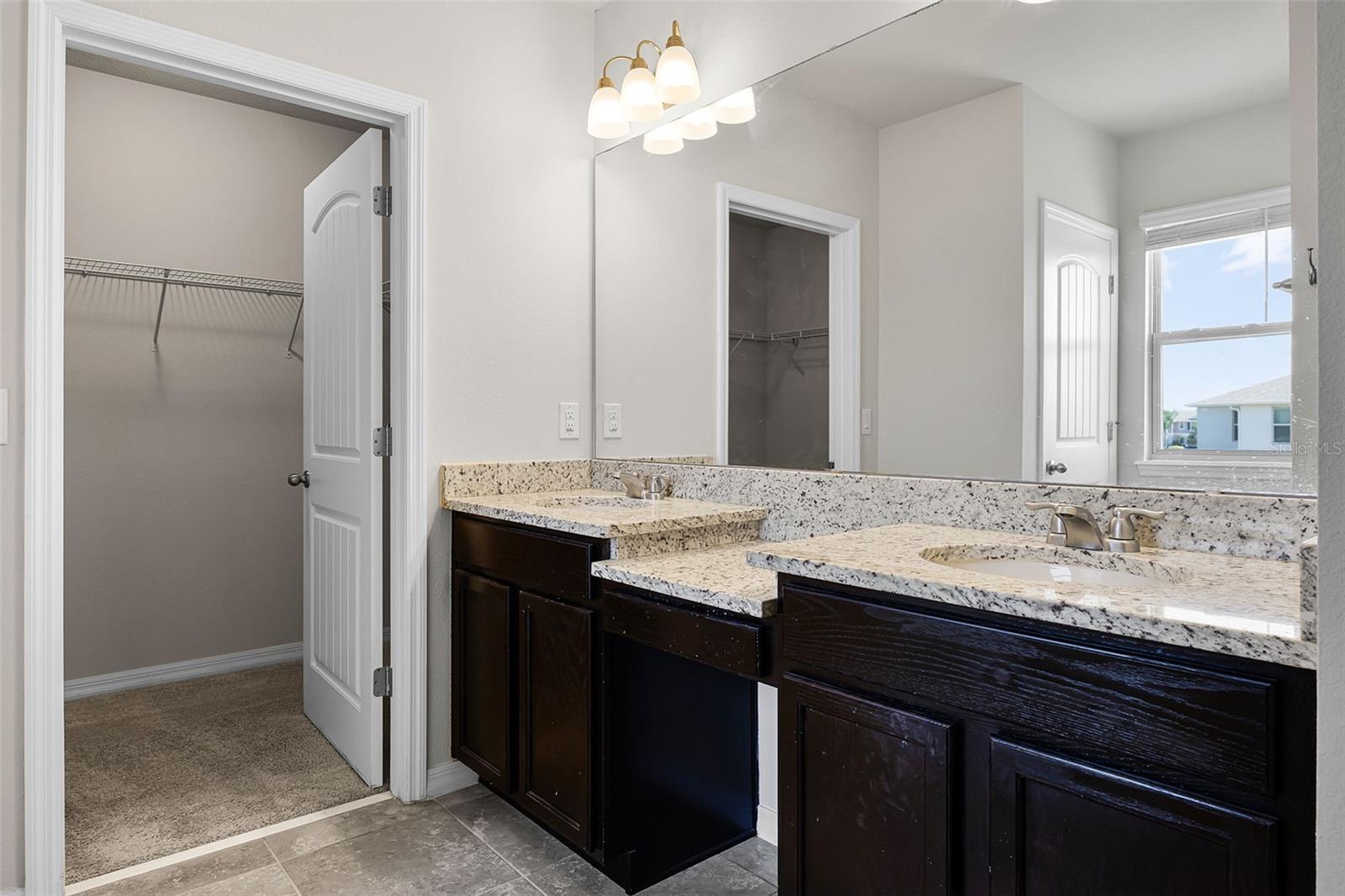 Image 20 of 51 For 10643 Atwater Bay Drive