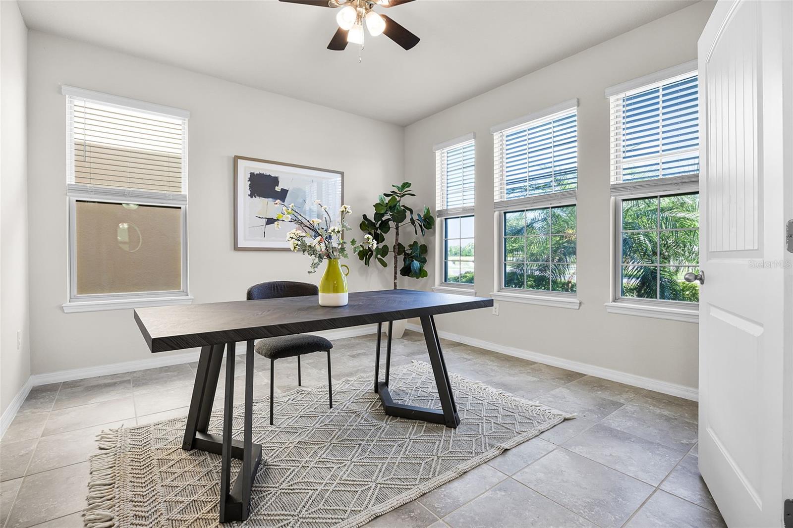 Image 4 of 51 For 10643 Atwater Bay Drive