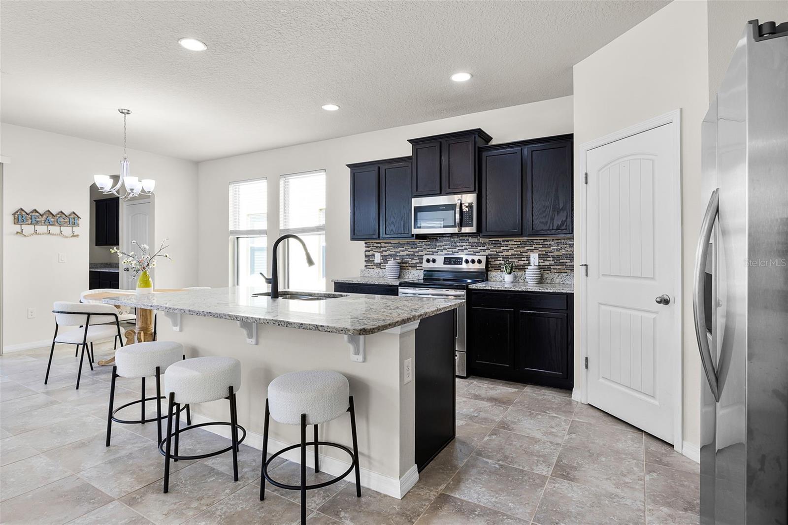 Image 6 of 51 For 10643 Atwater Bay Drive