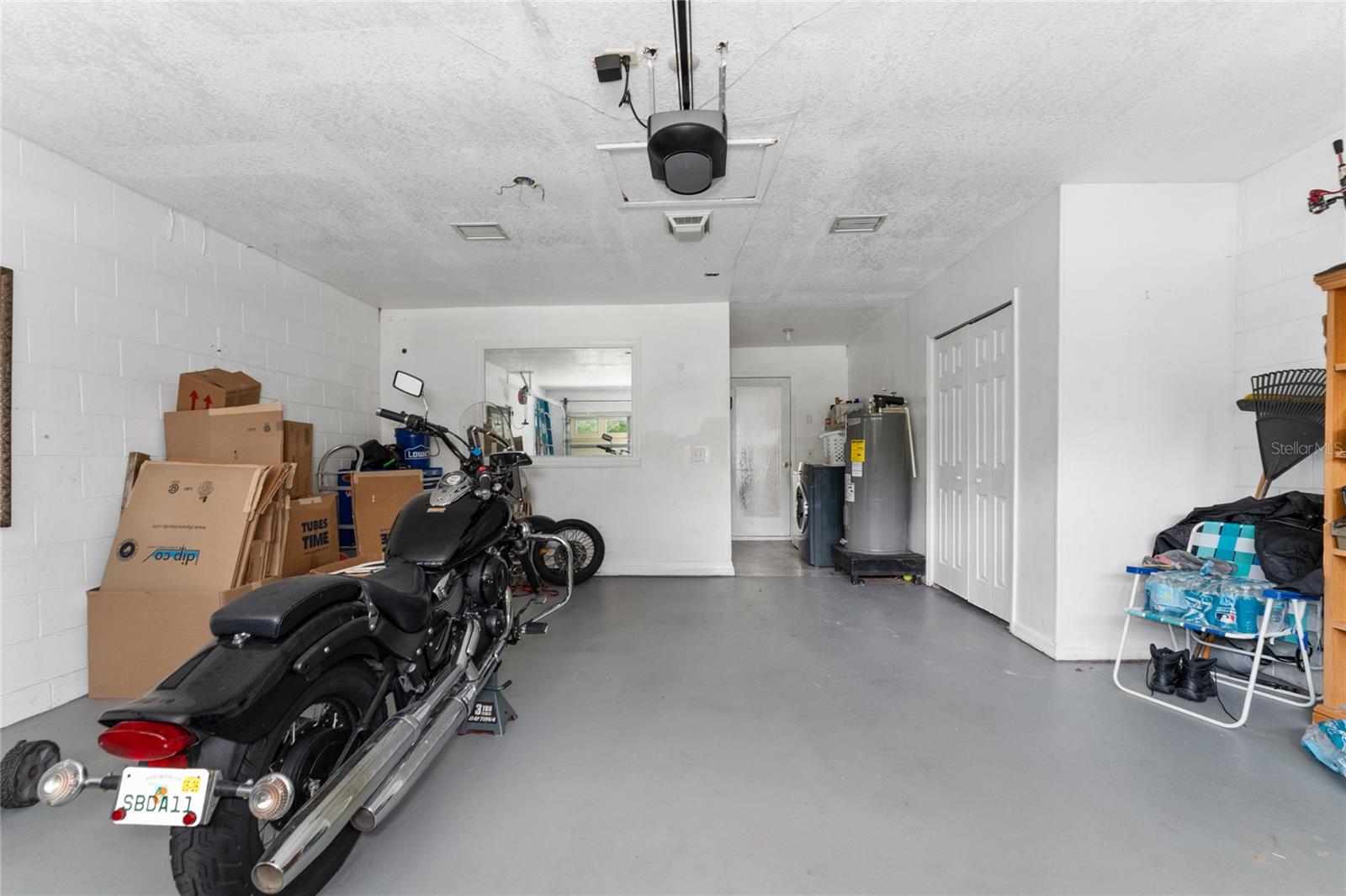 Listing photo id 9 for 325 Sir Lawrence Drive