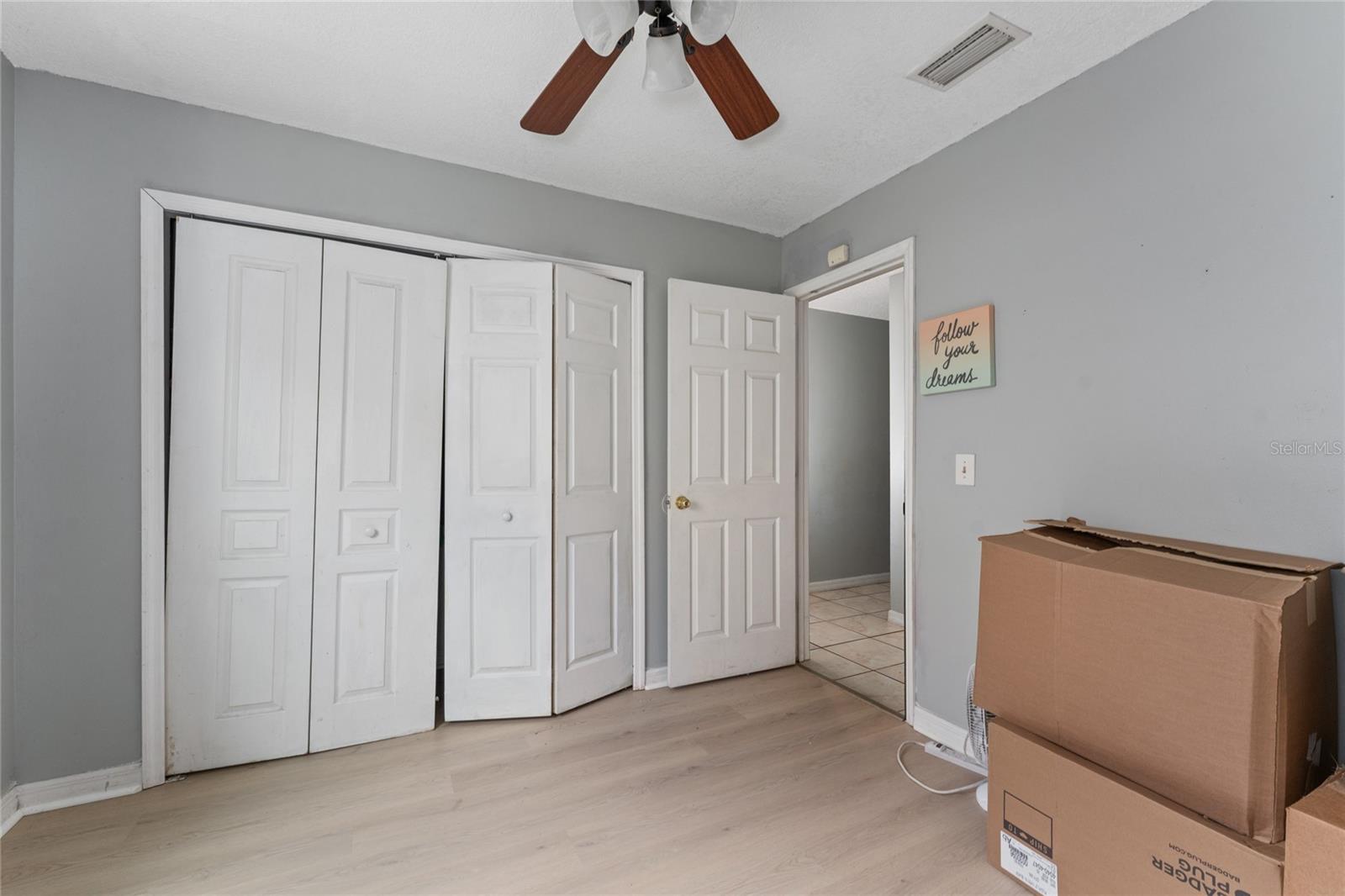 Listing photo id 14 for 325 Sir Lawrence Drive