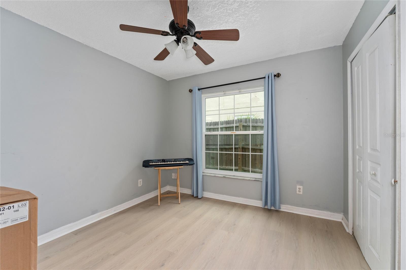 Listing photo id 15 for 325 Sir Lawrence Drive