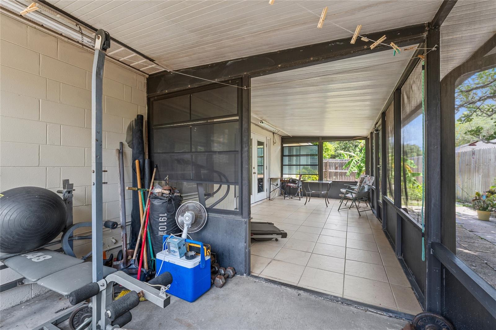 Listing photo id 17 for 325 Sir Lawrence Drive