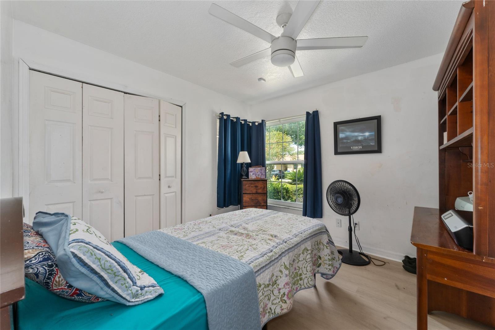 Listing photo id 5 for 325 Sir Lawrence Drive
