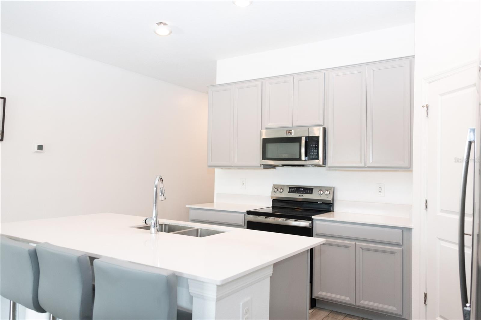 Image 16 of 45 For 707 Staffora Street