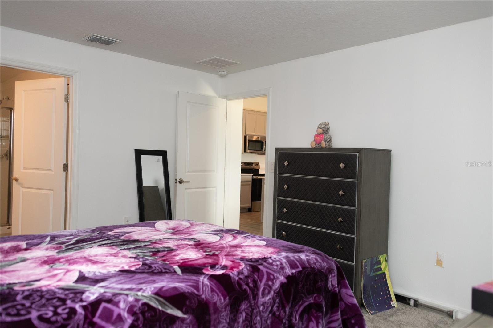 Image 31 of 45 For 707 Staffora Street
