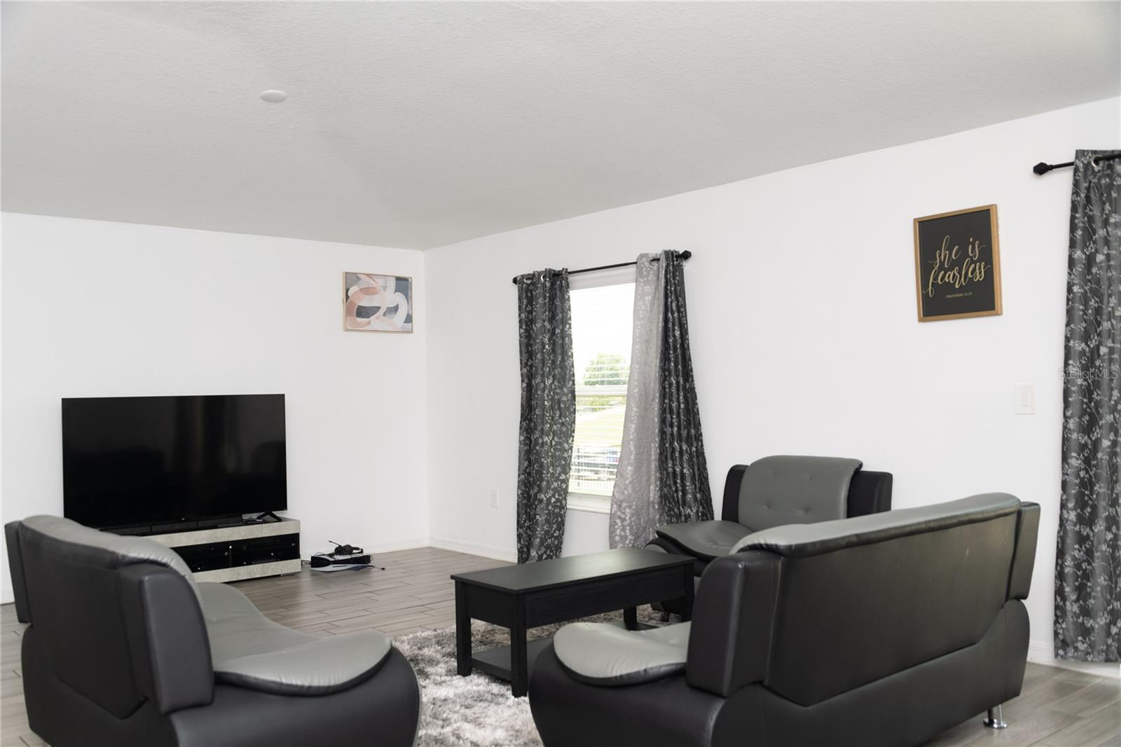 Image 6 of 45 For 707 Staffora Street