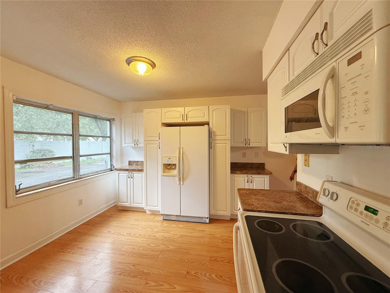 Image 2 of 11 For 825 Primrose Drive 106