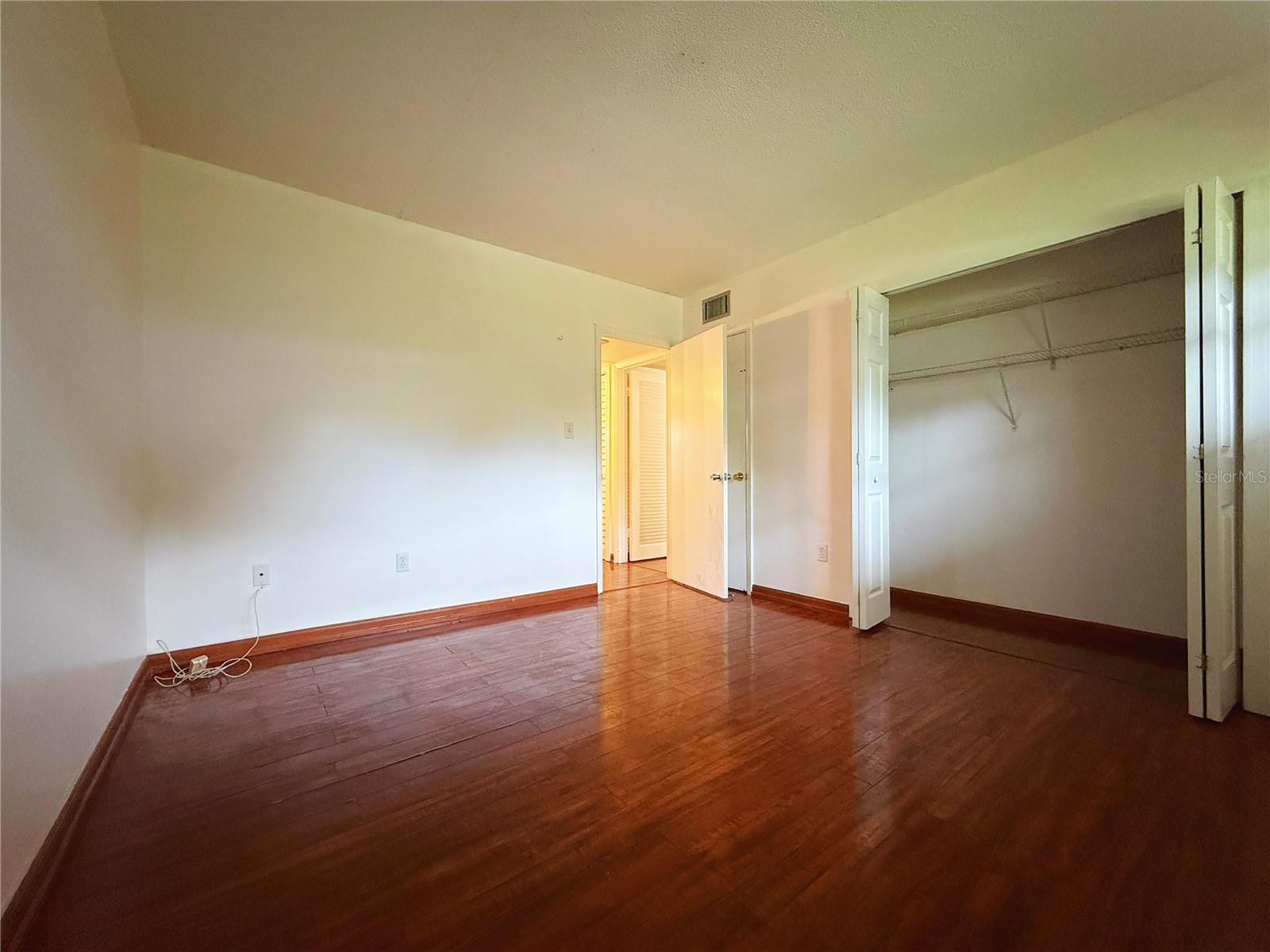 Image 4 of 11 For 825 Primrose Drive 106