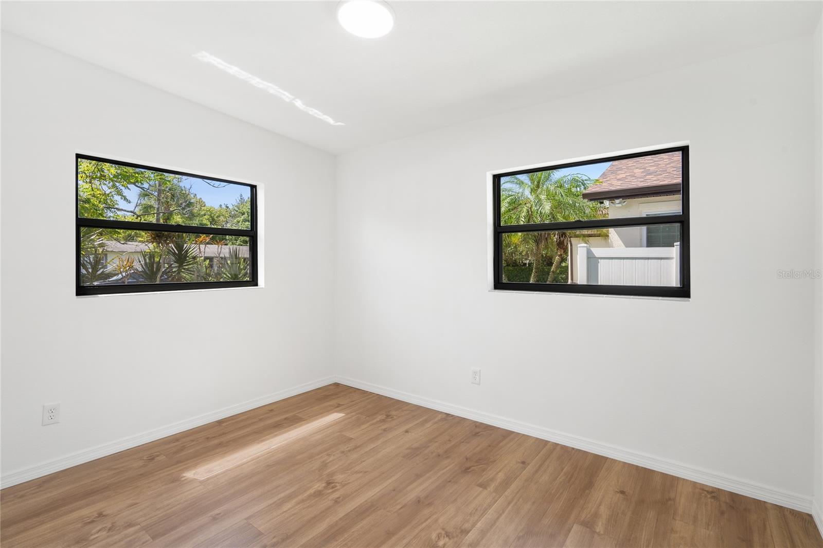 Image 10 of 16 For 633 Balfour Drive