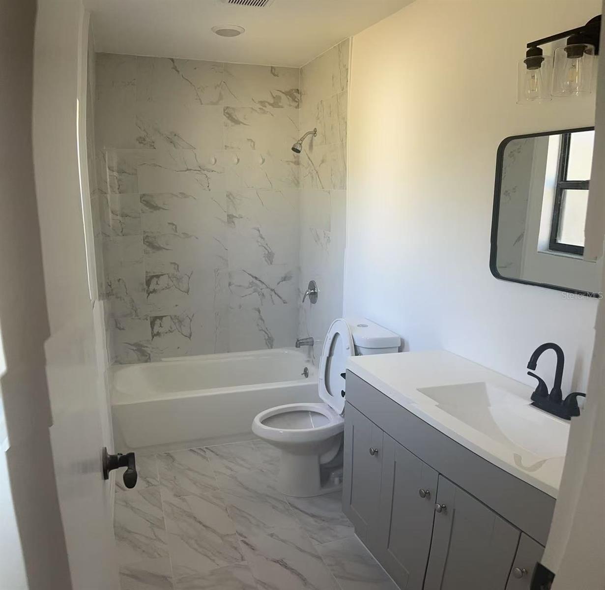 Image 12 of 16 For 633 Balfour Drive