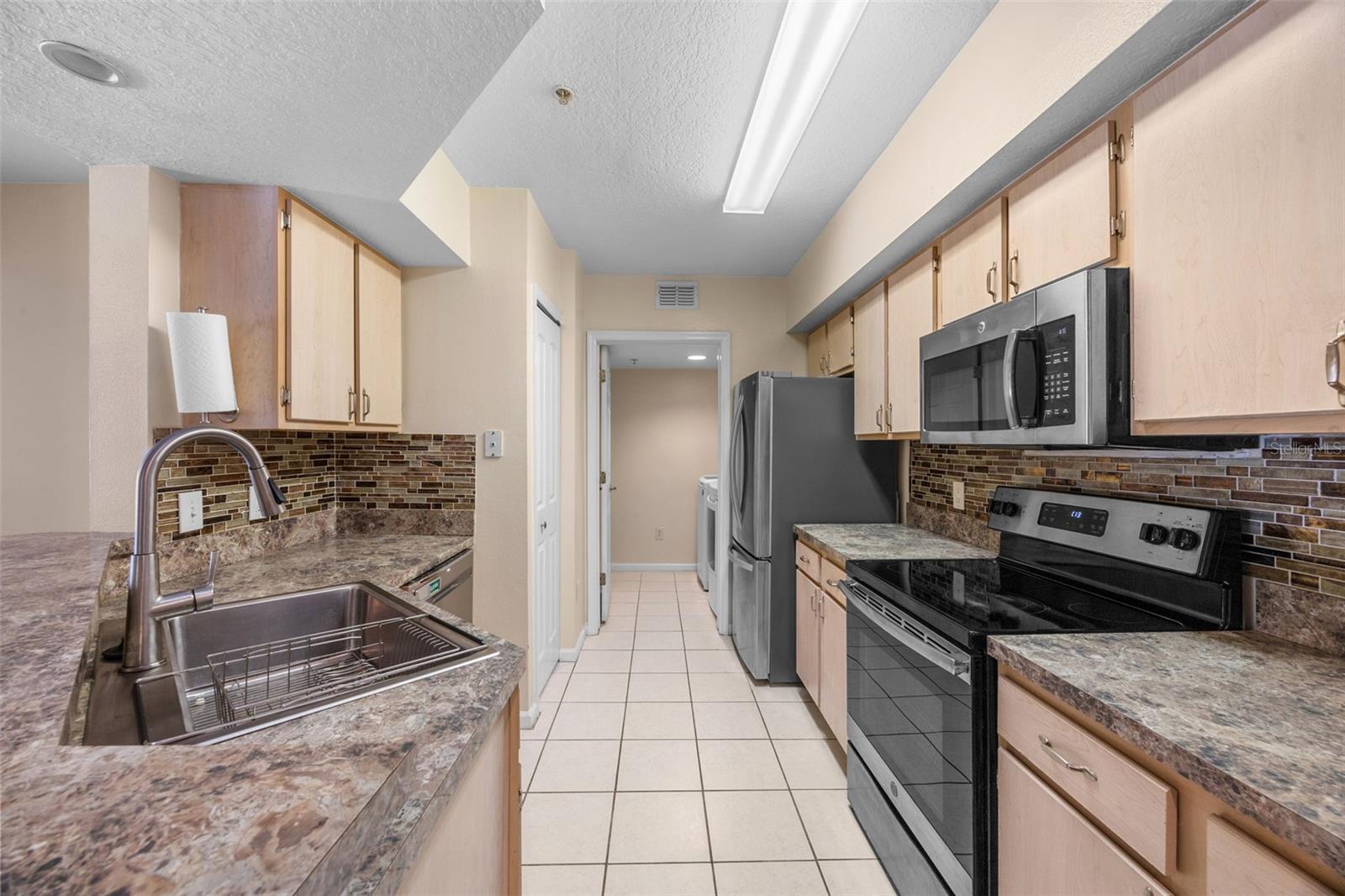 Image 11 of 34 For 12512 Crest Springs Lane 1113
