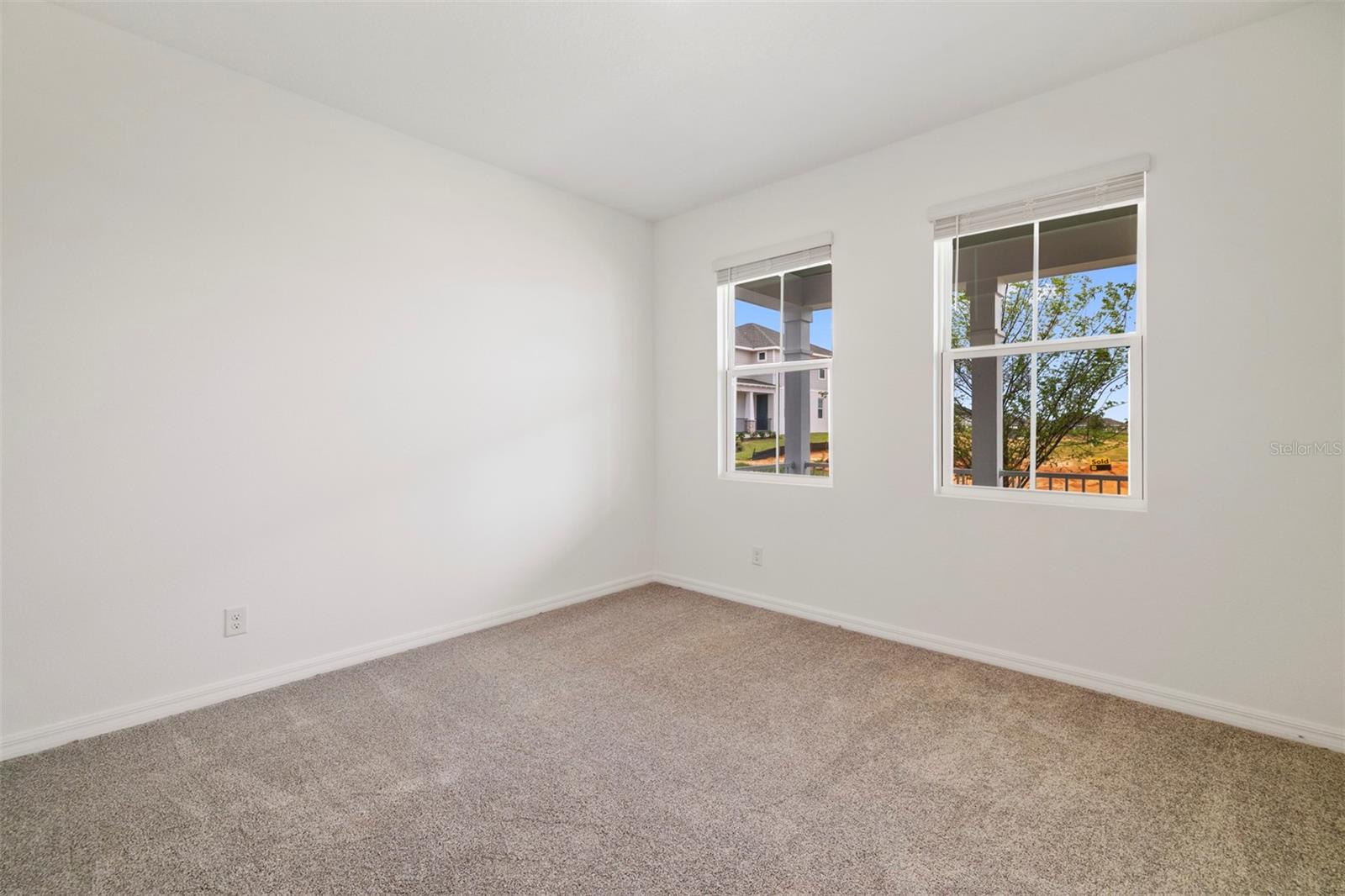 Image 4 of 20 For 326 Ridgemark Avenue