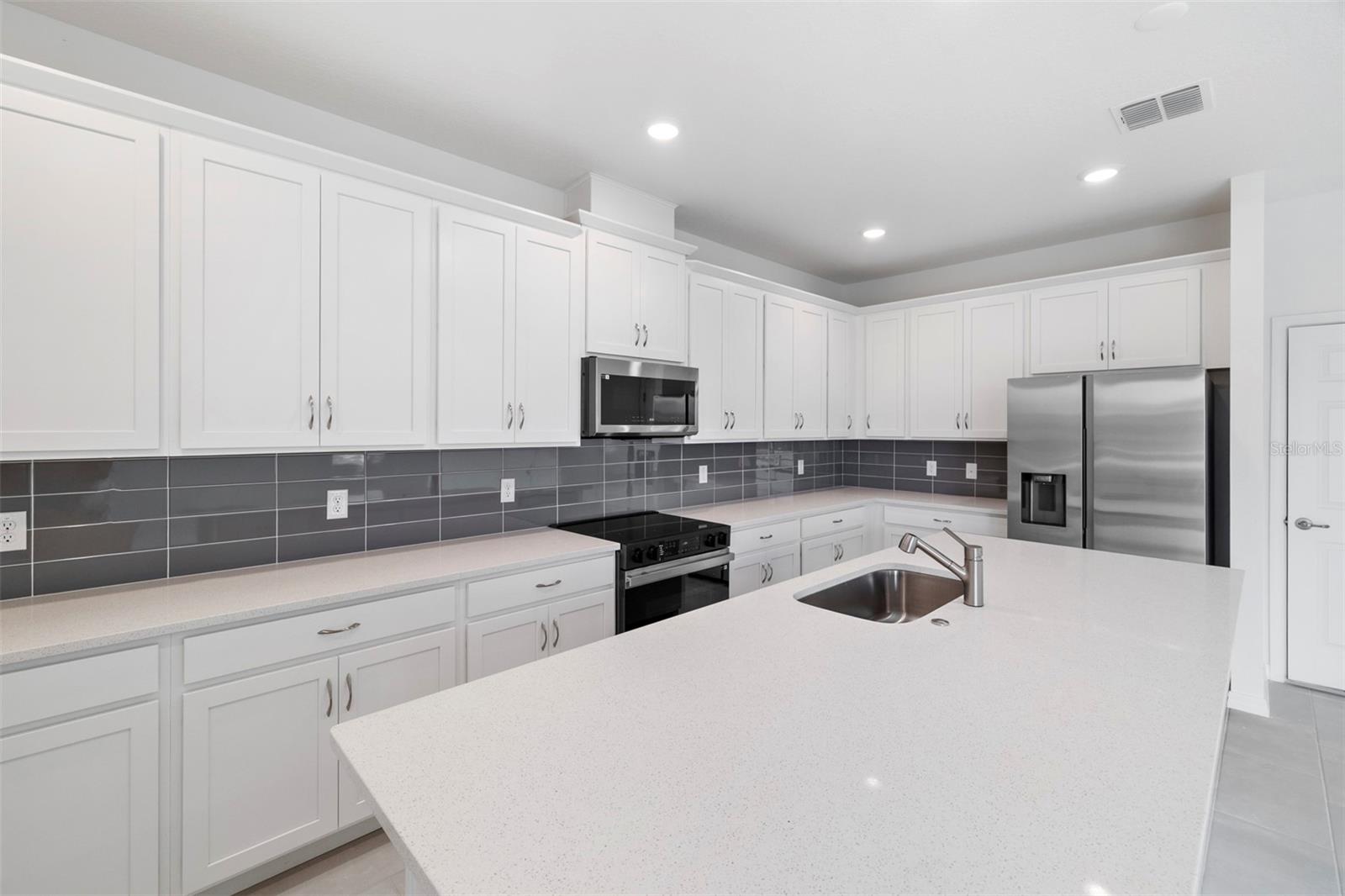 Image 7 of 20 For 326 Ridgemark Avenue