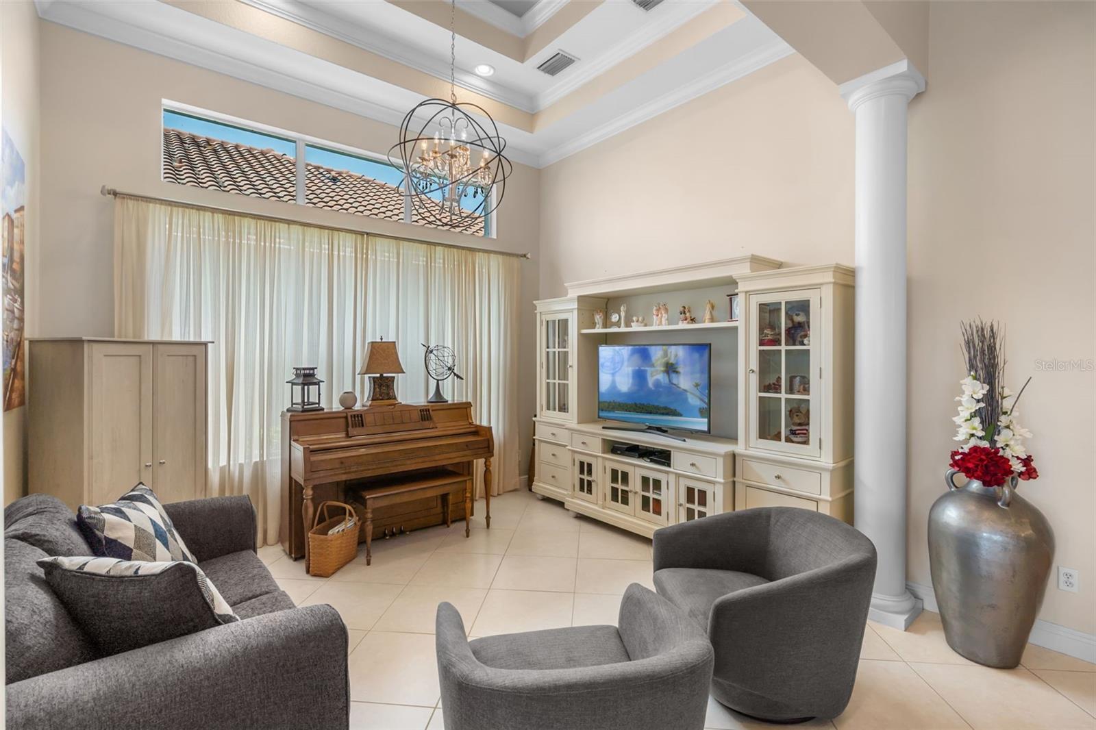 Image 6 of 55 For 9326 San Jose Blvd