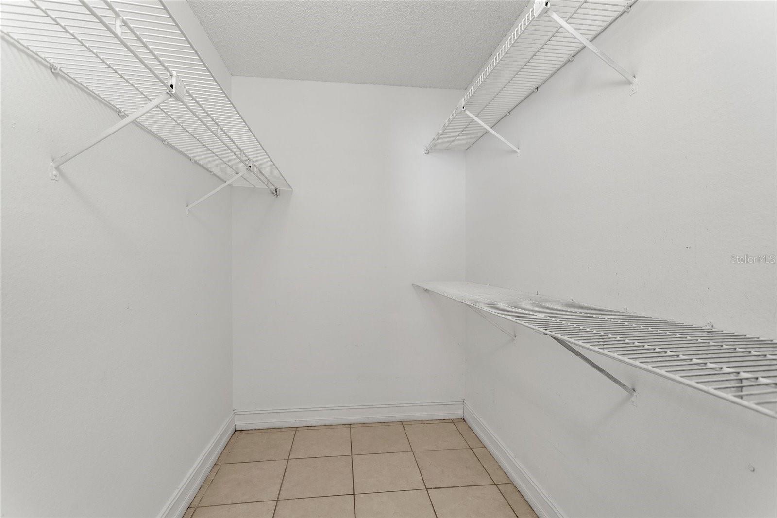 Image 15 of 26 For 976 Leeward Place 101