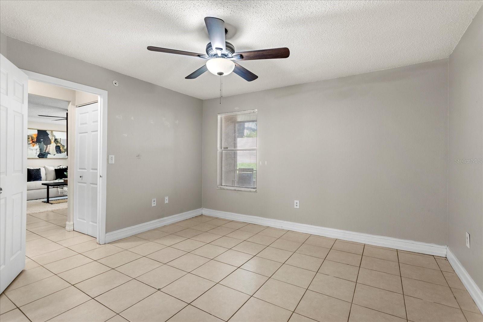 Image 17 of 26 For 976 Leeward Place 101