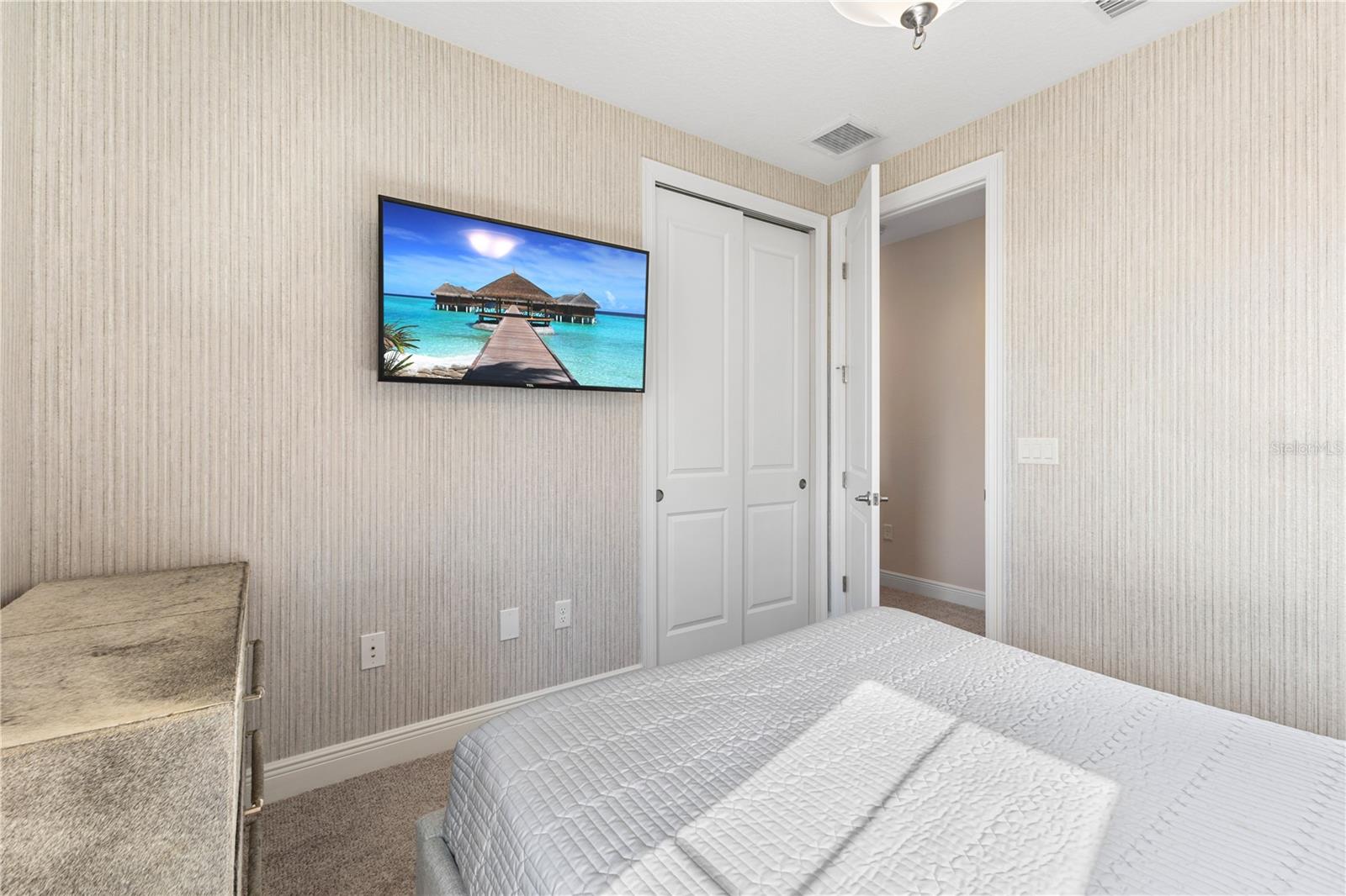 Image 33 of 50 For 8955 Lakeshore Pointe Drive
