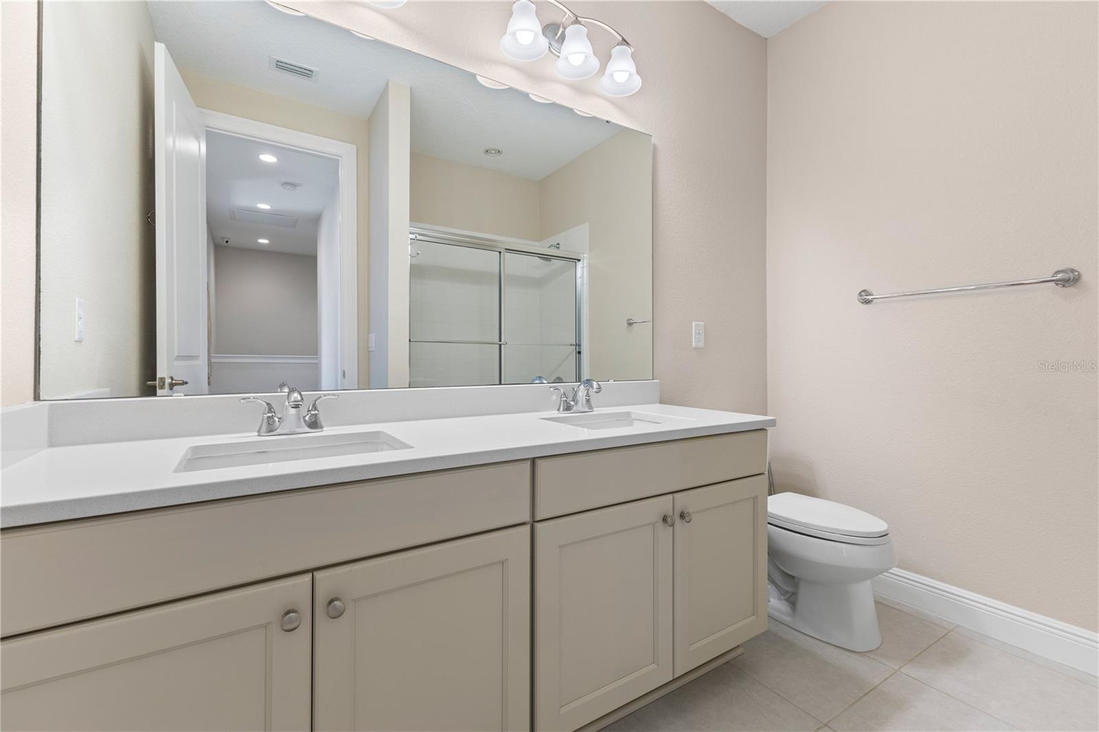 Image 37 of 50 For 8955 Lakeshore Pointe Drive